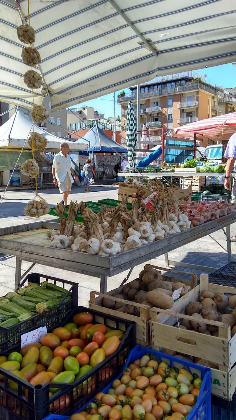 Mercato all'aperto Torrione